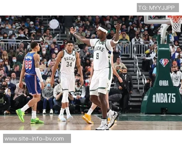 波蒂斯半场表现抢眼三分球命中率高达100贡献11分与3个篮板