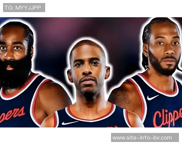 快船队启程前往休斯敦哈登与小卡登机照引发球迷热议