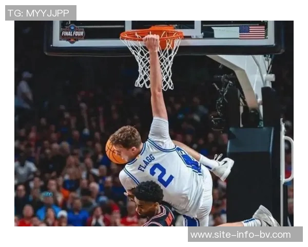 弗拉格状态低迷全场仅得15分6板8助表现不佳令人失望