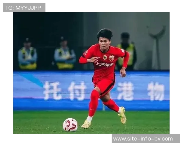 黄健翔点评中国队平局表现称射门威胁更大祝贺球队努力拼搏精神