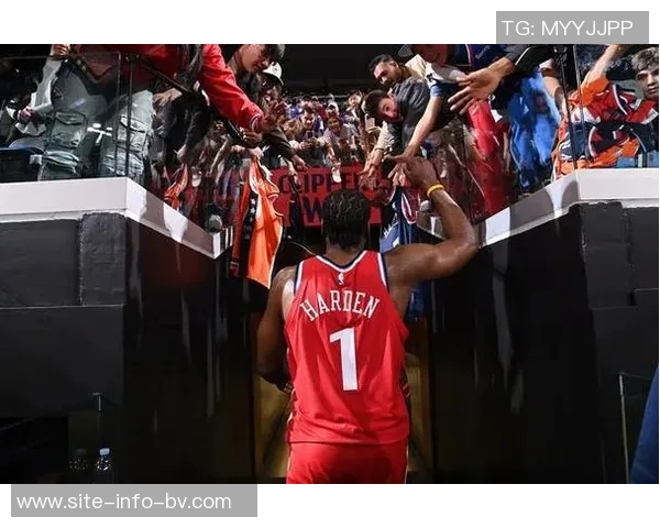 哈登首节火力全开独得14分助篮网迎来强势开局