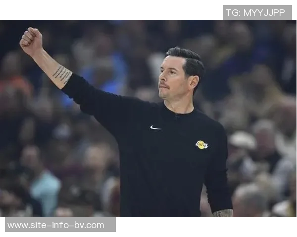 雷迪克赞克莱伯扣篮激励士气队友反应提升团队斗志 雷迪克赞克莱伯扣篮激励士气队友反应提升团队斗志